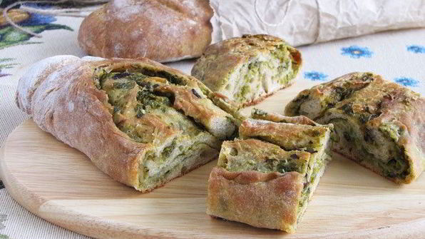 хрустящий хлеб с оливково-базиликовой топенадой
