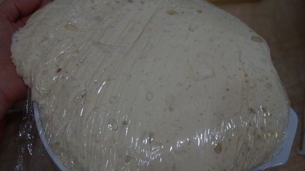 крестьянский хлеб с хрустящей корочкой