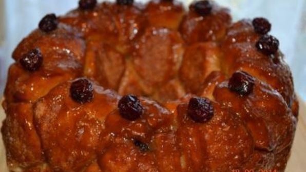 обезьяний хлеб с вяленой вишней