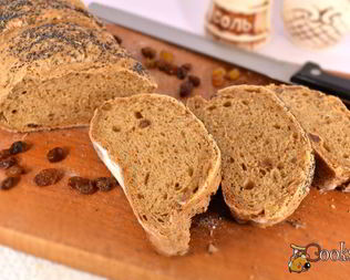 Пшенично-ржаной батон с изюмом