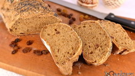 Пшенично-ржаной батон с изюмом
