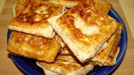 Горячая закуска в лаваше с ветчиной