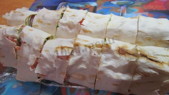 лаваш с колбасой и сыром