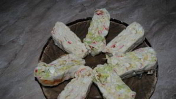 лаваш с крабовыми палочками и плавленым сыром