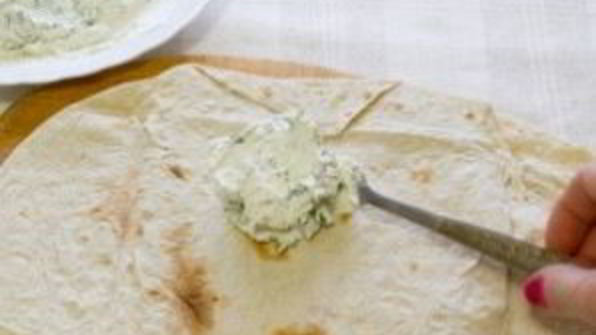 лаваш с начинкой из творога и зелени