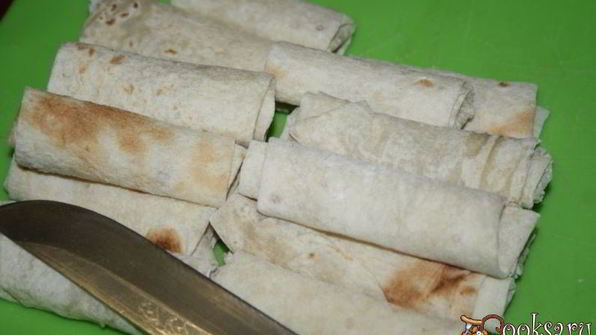 рулеты из лаваша с полутвердым сыром три ингредиента — отличный результат