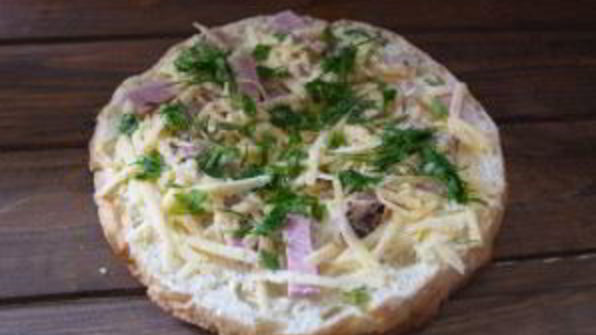 толстый лаваш с сыром и бужениной