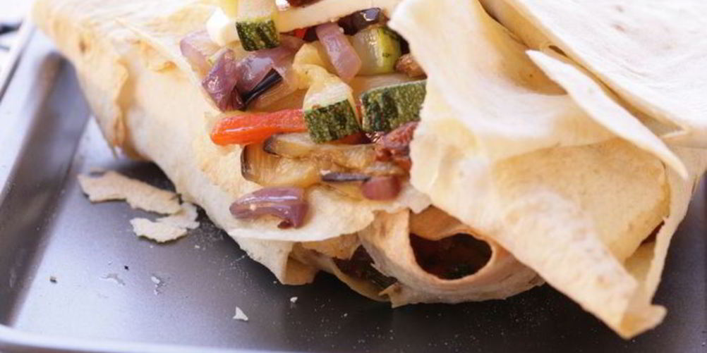 Рецепт треугольников из лаваша с овощами и сыром фета