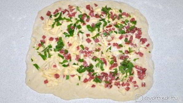 быстрые лепешки с колбасой и сыром