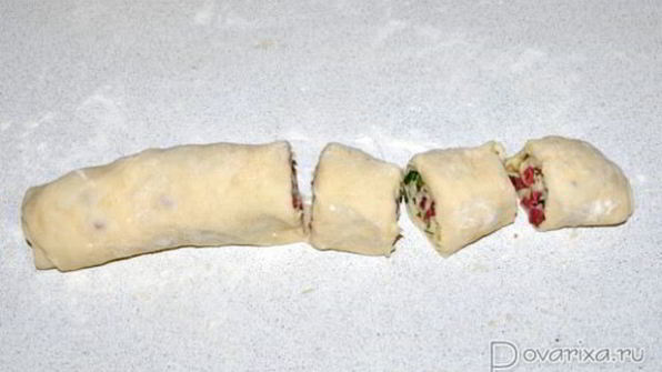 быстрые лепешки с колбасой и сыром