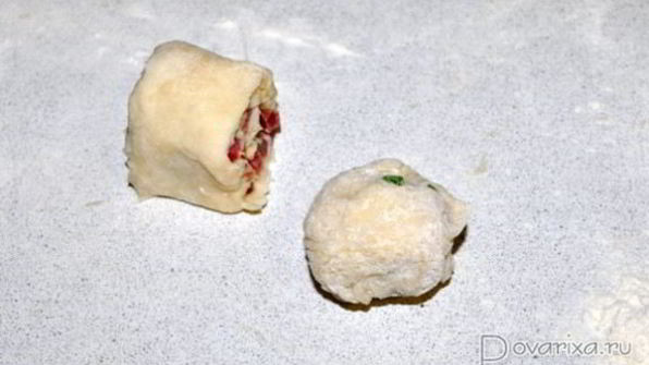 быстрые лепешки с колбасой и сыром