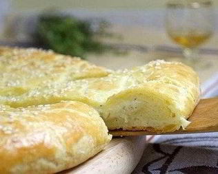 Домашняя творожная лепешка с сыром