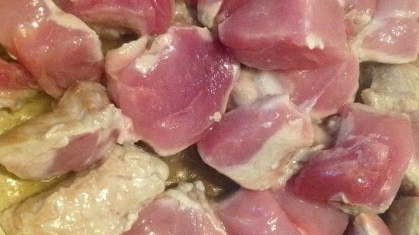 фасоль с овощами и мясом на пшеничной лепешке