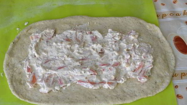 фокачча фаршированная сладким перцем, розмарином и сыром