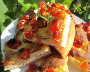 Фокачча на картофельном тесте с черри