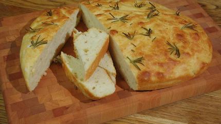 Фокачча с медом и розмарином