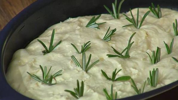 фокачча с медом и розмарином