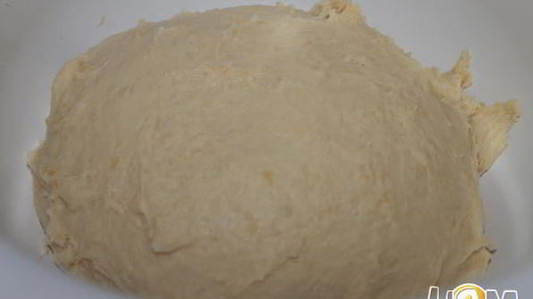 фокачча с сыром и песто из зеленого лука