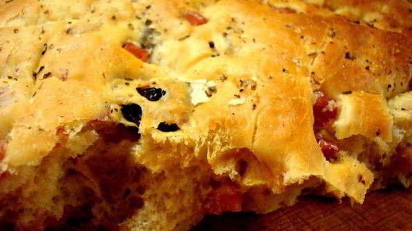 фокачча с ветчиной и вялеными помидорами италия