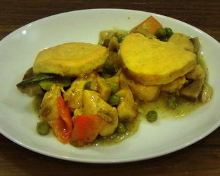 Куриное филе с лепешками