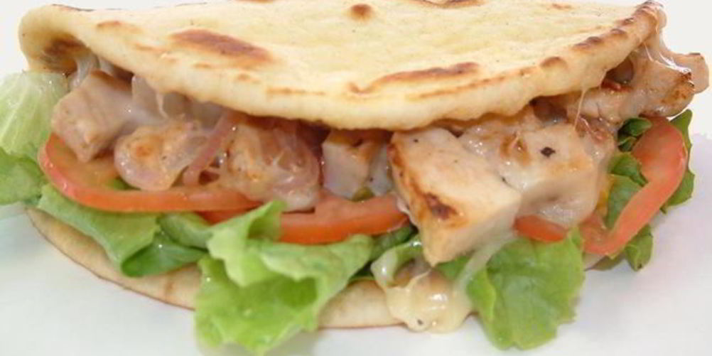 Рецепт питы с курицей и дзадзики