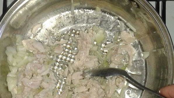 пита с начинкой из курицы и сыра