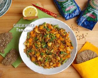 Постное карри из чечевицы с чечевичными лепешками