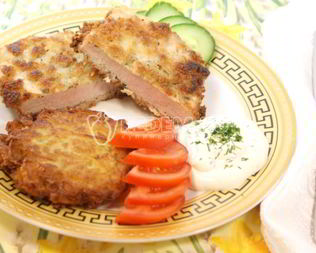 Шницель с картофельной лепешкой