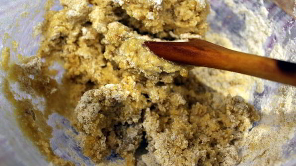 яйцо с овощами и лепешками