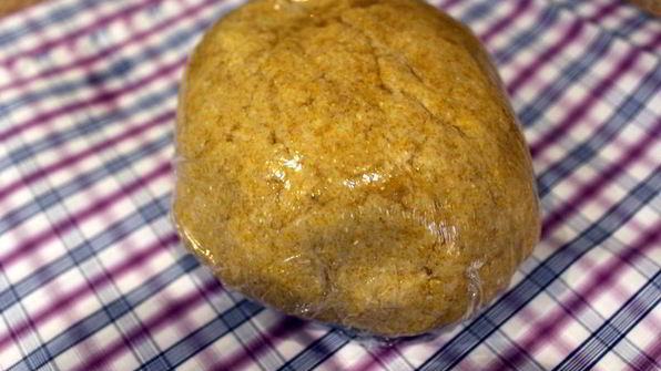 яйцо с овощами и лепешками