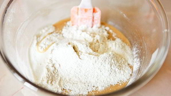 банановые маффины с клубникой