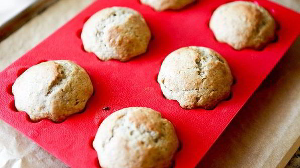 банановые маффины с клубникой