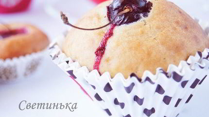 Маффины с черешней