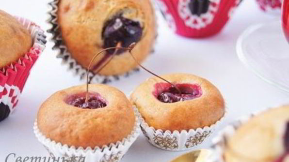 маффины с черешней