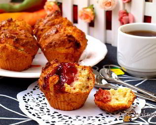 Маффины с джемом на сметане