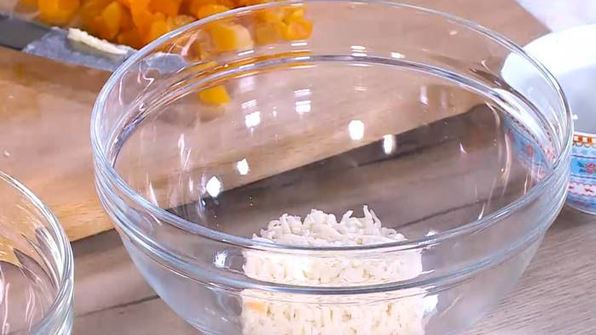 марципановые маффины с курагой