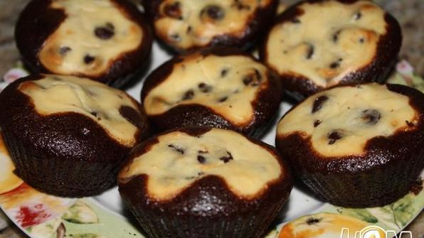 шоколадные маффины с крем сыром