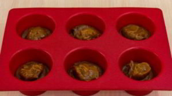 шоколадные маффины с вареной сгущенкой