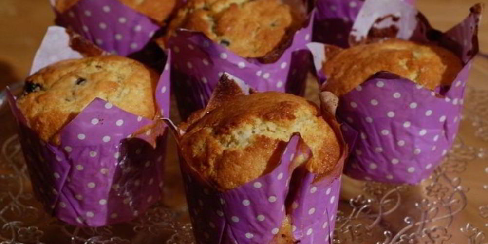 Рецепт сливочных маффинов с клюквой и вишней