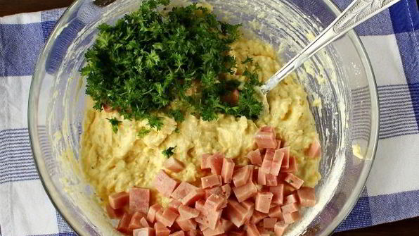 сырные маффины с ветчиной и яйцом