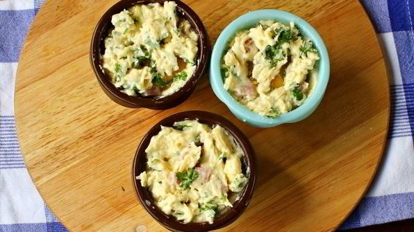 сырные маффины с ветчиной и яйцом