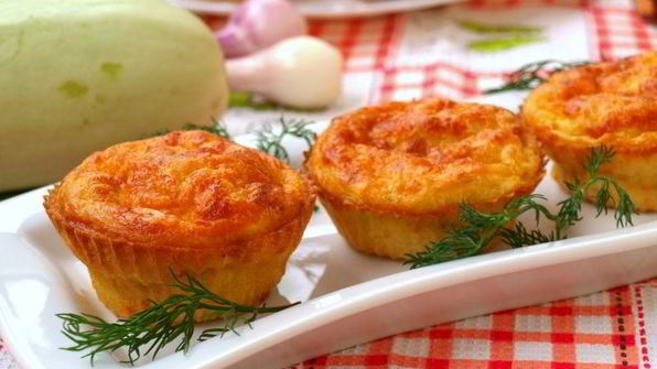 закусочные маффины с кабачком и сыром