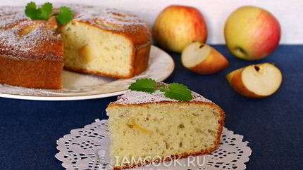 Манник на сметане с яблоками