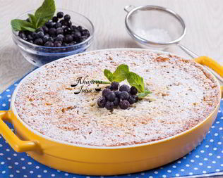 Манник с черной смородиной