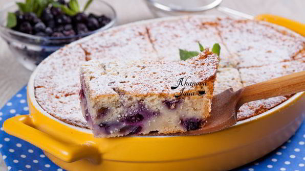 манник с черной смородиной