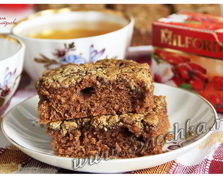 Шоколадный манник на кефире с халвой