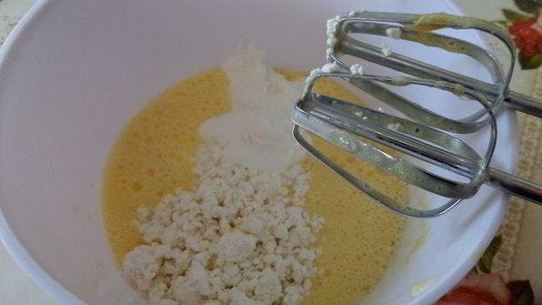 творожный манник с клюквой