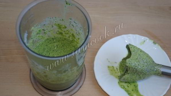 зеленые мини-манники с сыром в мультиварке