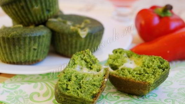 зеленые мини-манники с сыром в мультиварке