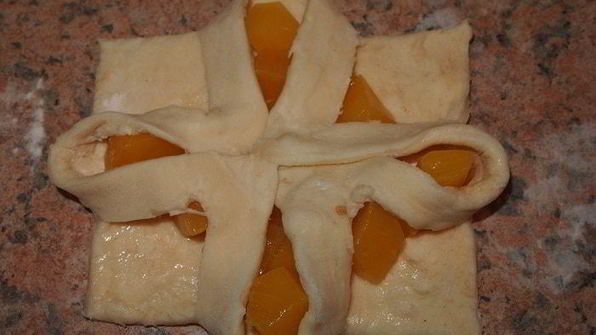 нежные персиковые слойки